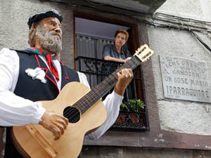 iparragirre_kantuz_eguna_300_02.jpg